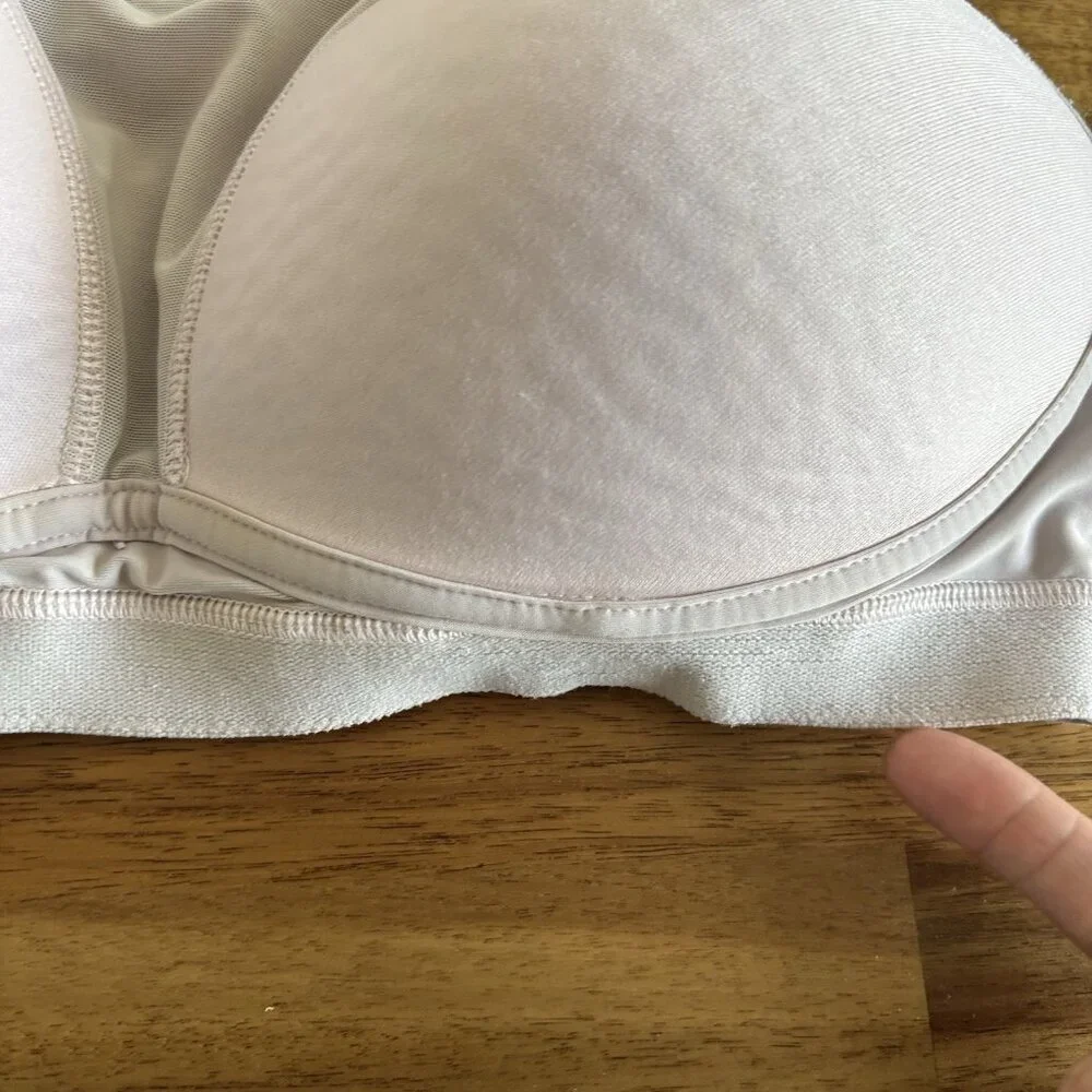 Lululemon Run Times Bra High Sports Bra Women's 34D Strawberry Milkshake‎ Gym